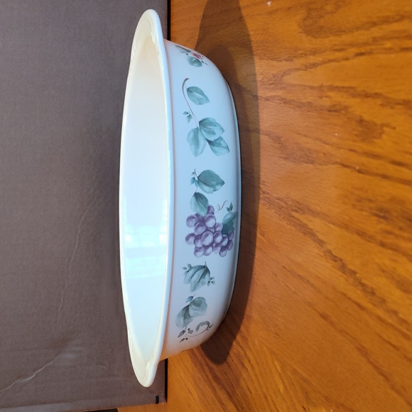 Pfaltzgraff Grapevine Pattern Dish - Picture 1 of 5